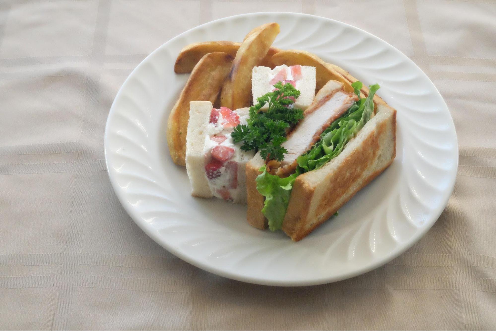 Chicken Breast Cutlet & Strawberry Sandwich